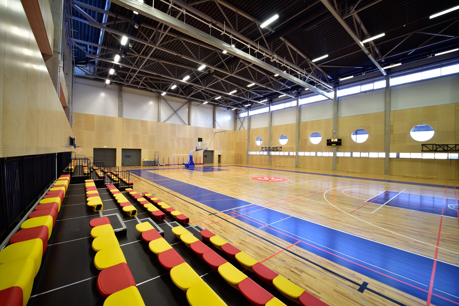 Perforētie akustiskie paneļi Siguldas sporta kompleksā.