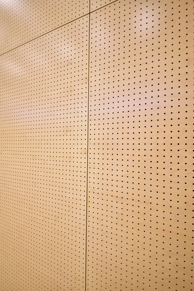 Perforated acoustic panels. The best solution for applications where insulation, acoustic performance, durability and design are required.